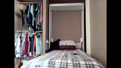 Christina Saunters online show from November 20, 3:35 pm