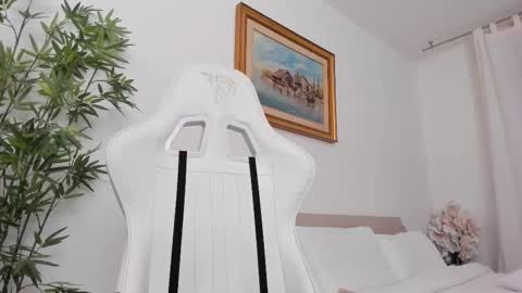 Hi im Christine online show from October 25, 5:37 am