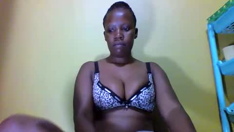 Snapshot of cinddy_14 chatting on December 9, 1:40 am cinddy 14 online show from December 9, 1:40 am