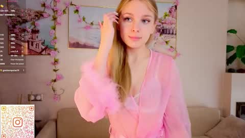 Snapshot of cindyreming01 chatting on October 1, 7:13 am indy online show from October 1, 7:13 am