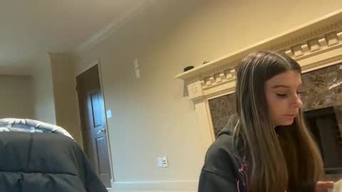 clairewalkerrr online show from December 4, 6:41 pm