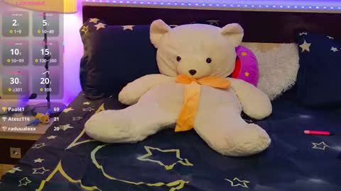 Clara Seloura online show from December 15, 7:52 pm