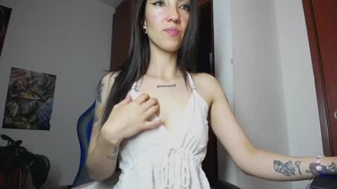 Snapshot of cleopatra_cute chatting on December 18, 2:42 am  Nicol  online show from December 18, 2:42 am