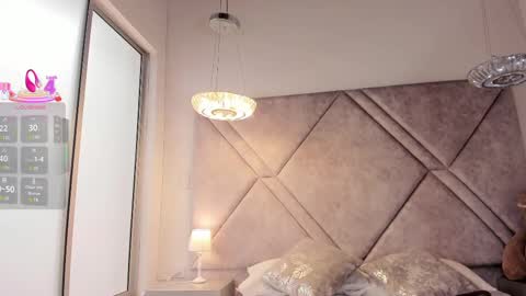 Cleopatra online show from November 10, 6:36 pm