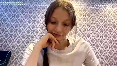 Cleo online show from December 3, 5:48 pm