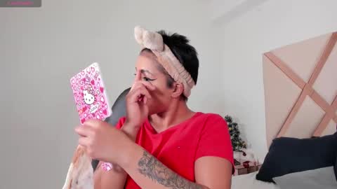 Cloe online show from December 18, 12:15 am