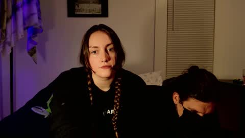 Clover online show from November 25, 4:58 am