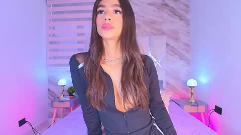 colett online show from November 24, 12:29 pm