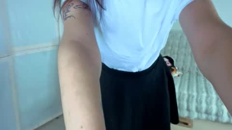 coochyy online show from October 6, 10:10 am