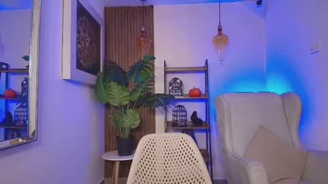 Snapshot of coral_lise chatting on October 18, 1:47 pm Coral online show from October 18, 1:47 pm