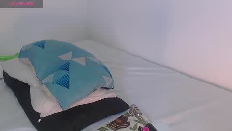 coraline2911 online show from March 6, 11:03 am