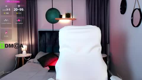 Coral Stefani online show from October 3, 1:43 am