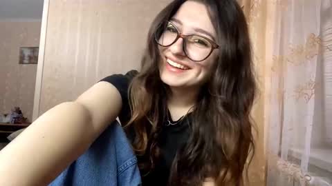 Elisheva online show from November 3, 1:15 pm