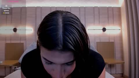 corinabrown_ online show from September 24, 1:10 pm