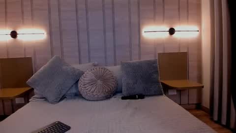 corinabrown_ online show from September 20, 1:09 pm