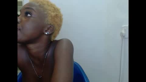 cornxcuntx online show from November 26, 1:17 am