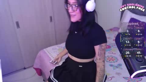 Snapshot of cowgirl_isa chatting on October 16, 10:23 pm cowgirl_isa online show from October 16, 10:23 pm