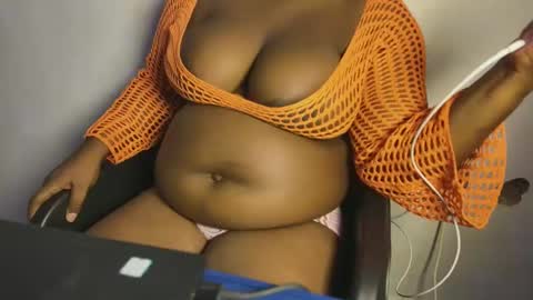 creamyposh1 online show from December 20, 5:33 am