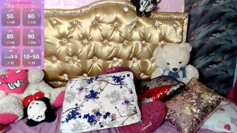 Snapshot of cristal_hot199037 chatting on October 12, 8:28 am Cristal online show from October 12, 8:28 am