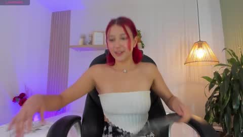 cristalfoxy_ online show from January 13, 8:02 pm