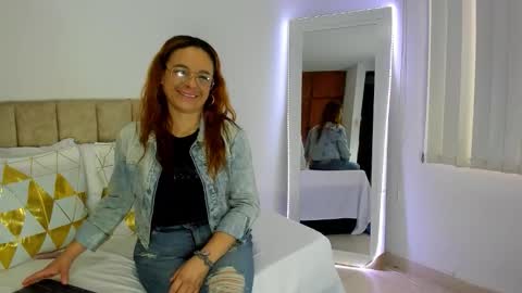 cristal walker online show from November 4, 12:21 pm