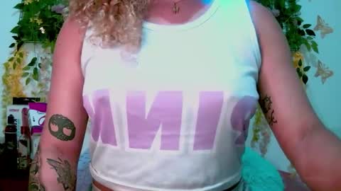 crysrus online show from March 1, 2:33 am