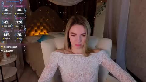 crystal_hanna online show from December 17, 1:33 am