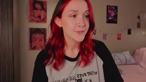 Snapshot of crystalblaze_ chatting on September 26, 8:17 pm Grace online show from September 26, 8:17 pm
