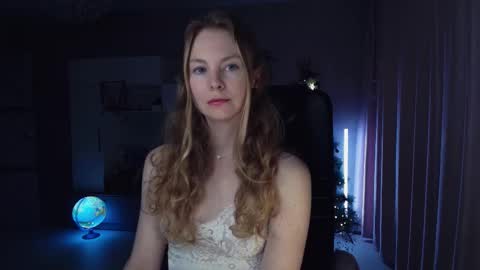 Alexia online show from December 21, 1:37 pm