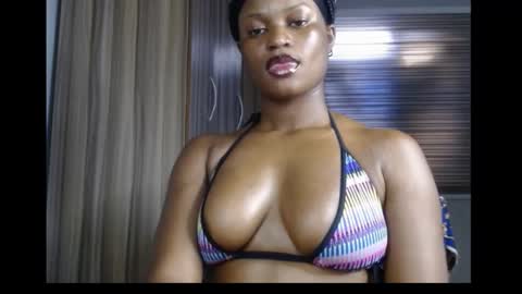 Snapshot of cum_ebony_petitxx chatting on October 23, 7:36 am cath online show from October 23, 7:36 am