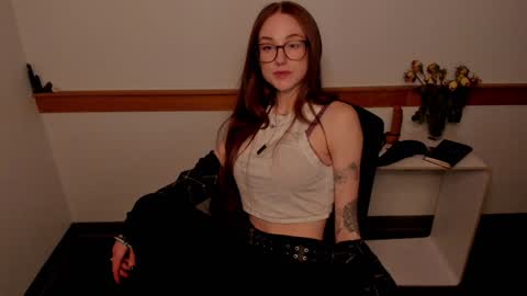 Snapshot of cum_with_quinn chatting on January 6, 1:20 am Quinn online show from January 6, 1:20 am