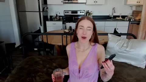 Snapshot of cum_with_quinn chatting on October 11, 4:42 pm Quinn online show from October 11, 4:42 pm