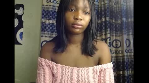 cumebony_petit online show from October 6, 10:58 pm