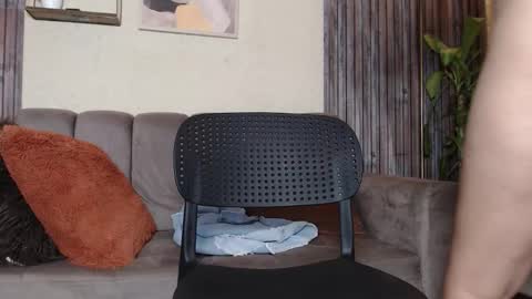 DANI online show from February 3, 2:53 am