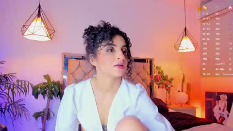 Snapshot of curlyrose_ chatting on October 2, 10:26 pm Rose online show from October 2, 10:26 pm