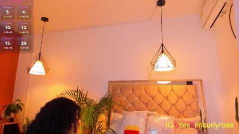 Snapshot of curlyrose_ chatting on October 18, 9:49 pm Rose online show from October 18, 9:49 pm