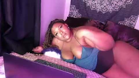 Snapshot of curvybcelinemixe chatting on February 16, 2:00 am Cline online show from February 16, 2:00 am