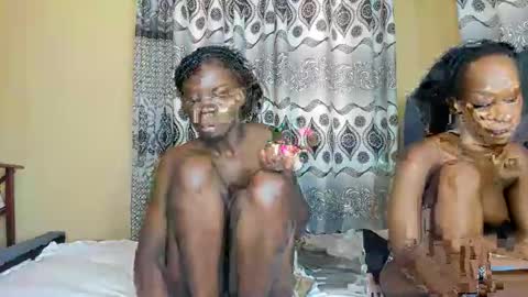 curvyjoan online show from January 18, 9:45 am