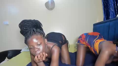 curvyjoan online show from September 23, 10:35 am