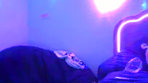 curvyychocolate online show from February 19, 9:28 am