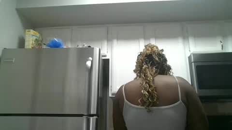 curvyychocolate online show from January 28, 12:22 pm