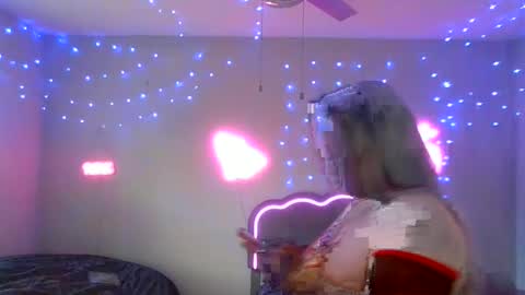 curvyychocolate online show from March 7, 8:00 pm