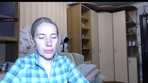 cute_lion_ online show from November 2, 2:42 pm