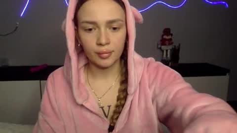 cute_shy06 online show from January 10, 6:23 pm