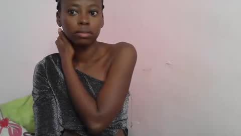 cute_sonny online show from December 15, 7:02 am