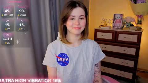 Snapshot of cutie_mili chatting on October 22, 2:00 pm mili online show from October 22, 2:00 pm
