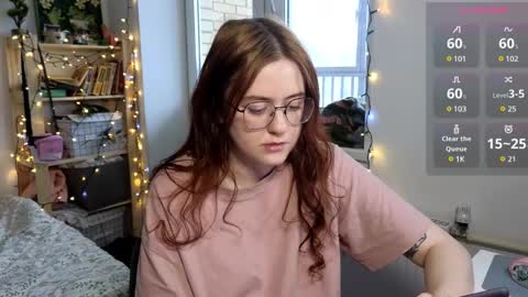 Snapshot of cutiepiealice chatting on February 11, 12:25 pm Alice online show from February 11, 12:25 pm