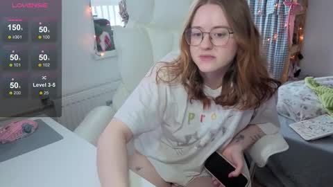 Alice  online show from February 4, 10:29 am