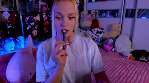 Nora online show from September 20, 8:18 pm