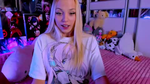 Nora online show from December 15, 9:31 pm